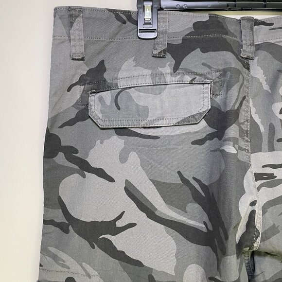 Men's NWT Wrangler Regular Taper Black & Gray Camo Pants - Size 40x30 - Picture 11 of 14